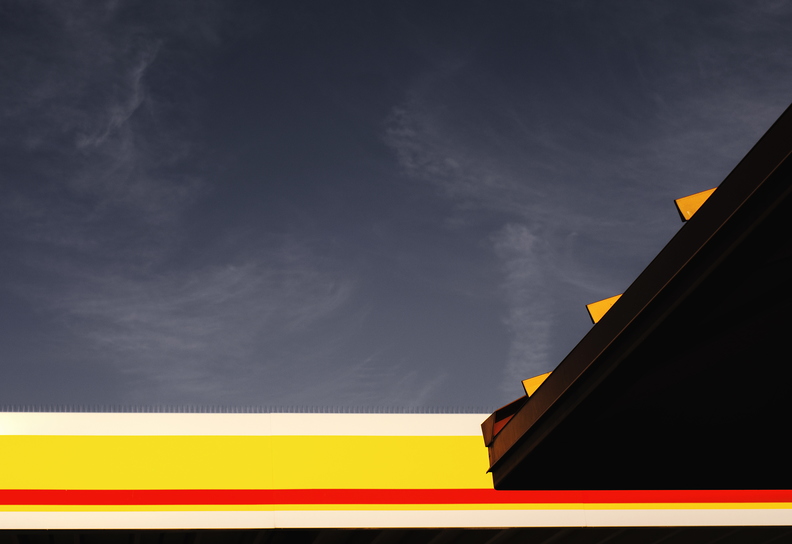 Shell_gas_station_colors_01.jpg