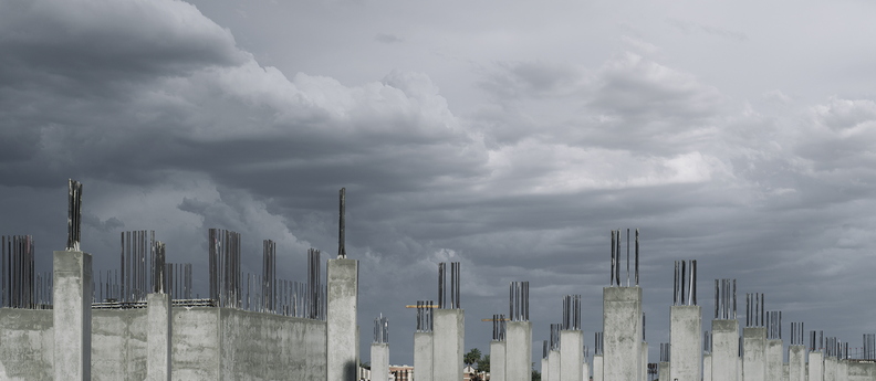 Tempe_in_May_Construction_Concrete_Pillars_Clouds_02.jpg