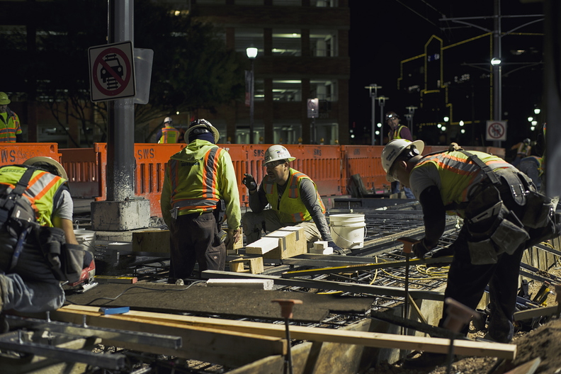 Tempe_Streetcar_Construction_Stacy_Witbeck_Workers_Night_Railway_Frog_08.jpg