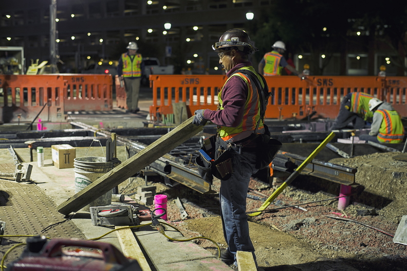 Tempe_Streetcar_Construction_Stacy_Witbeck_Workers_Night_Railway_Frog_07.jpg